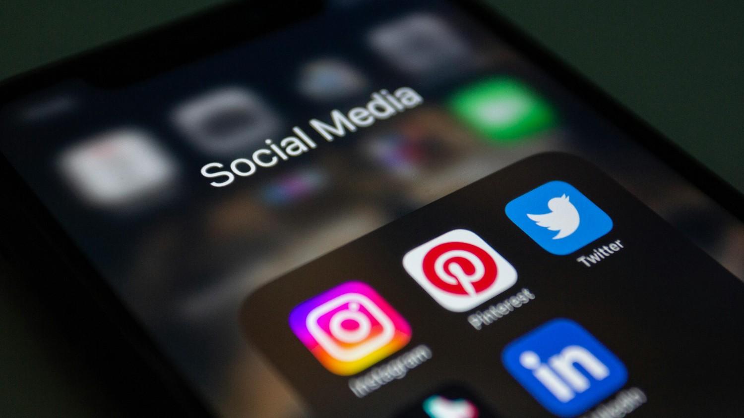 How AI is Revolutionizing Social Media Marketing